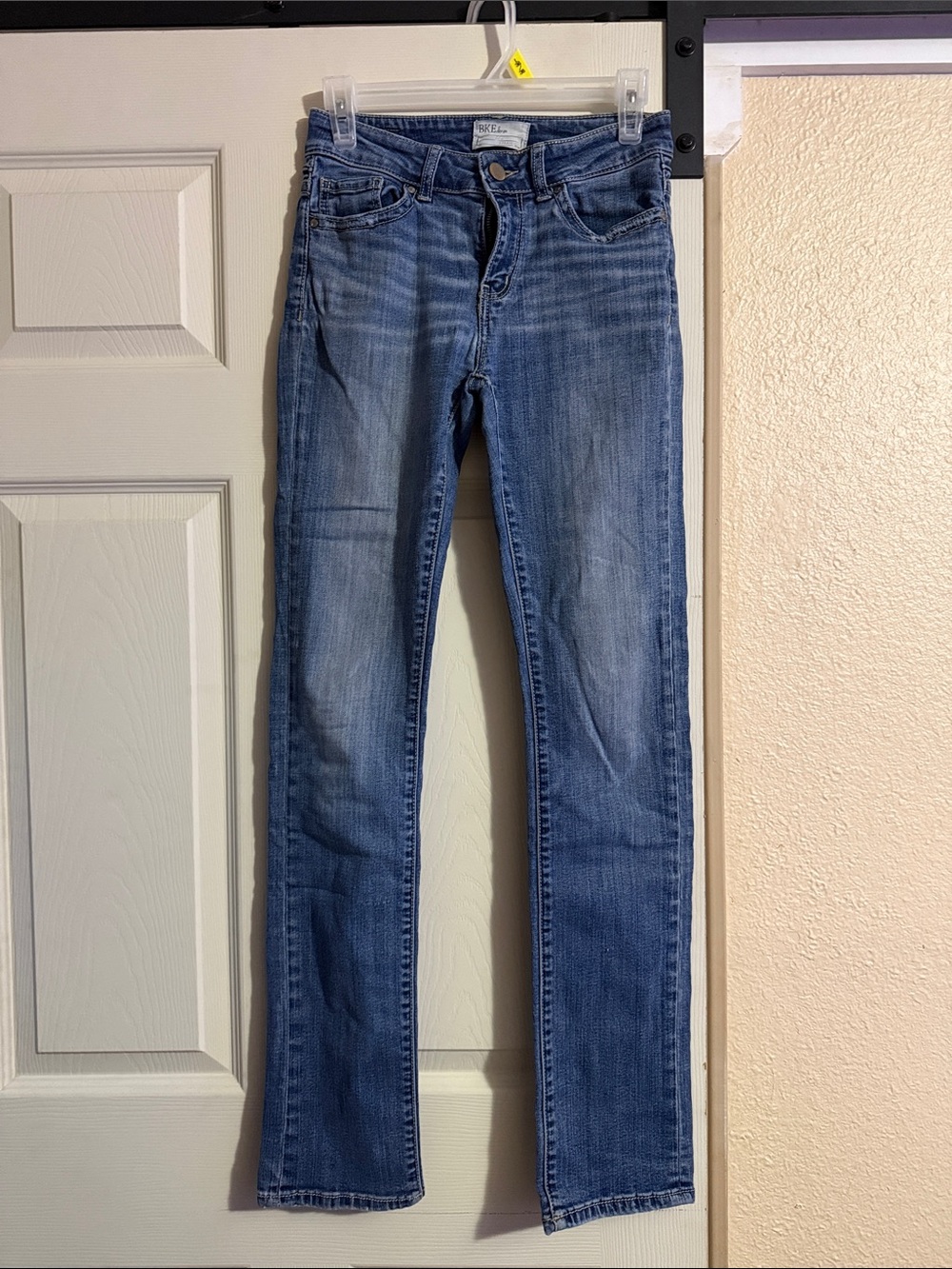 BKE Women's Straight Leg Jeans in Faded Blue Wash